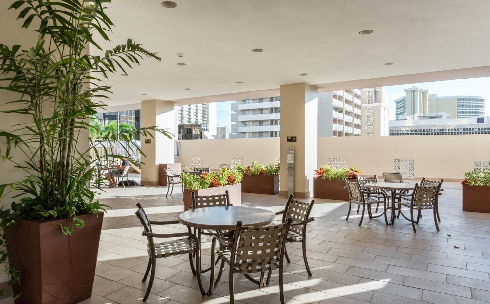 Private One Bedroom Condo, With Corporate Rental Car Savings Code Included, Free Onsite Parking Honolulu Extérieur photo