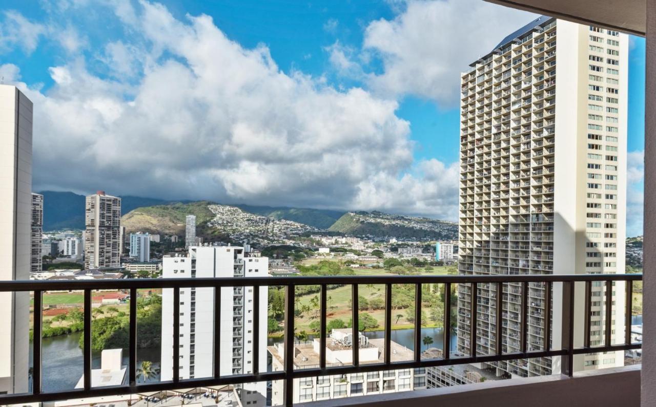 Private One Bedroom Condo, With Corporate Rental Car Savings Code Included, Free Onsite Parking Honolulu Extérieur photo